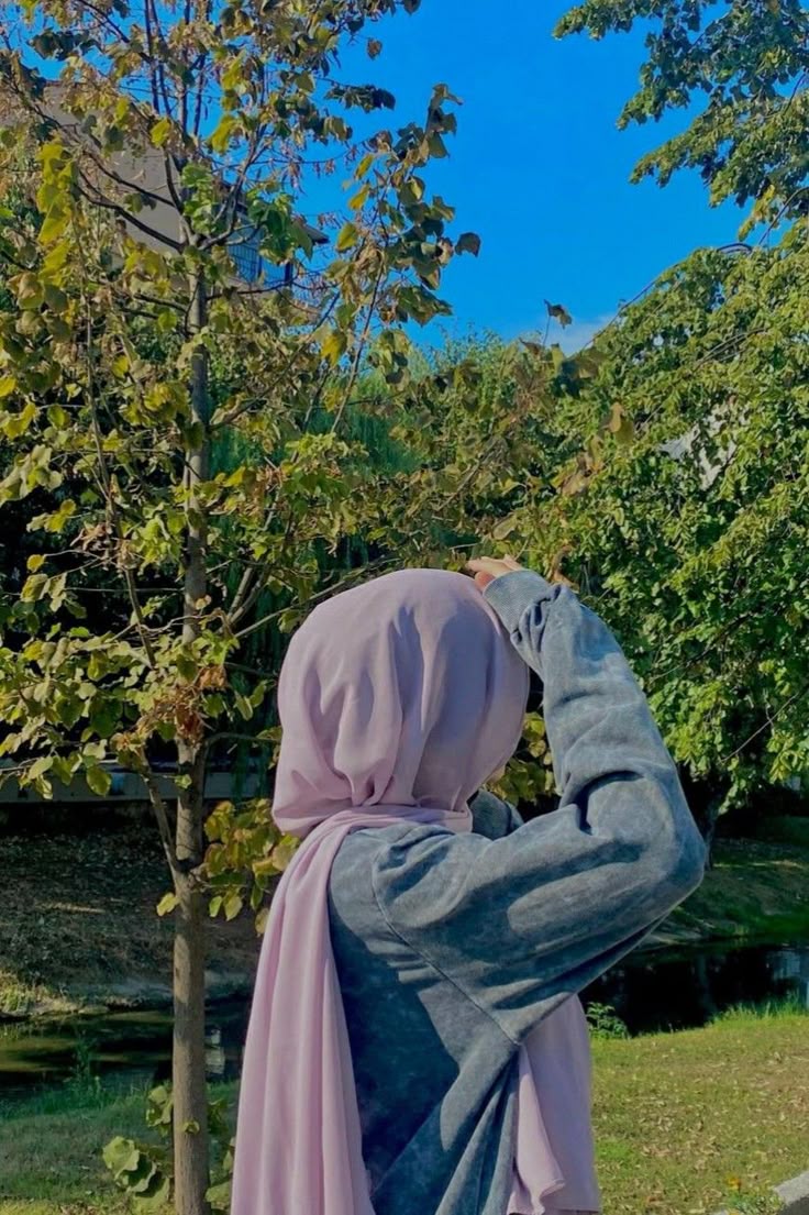 best poses for pictures for hijabi